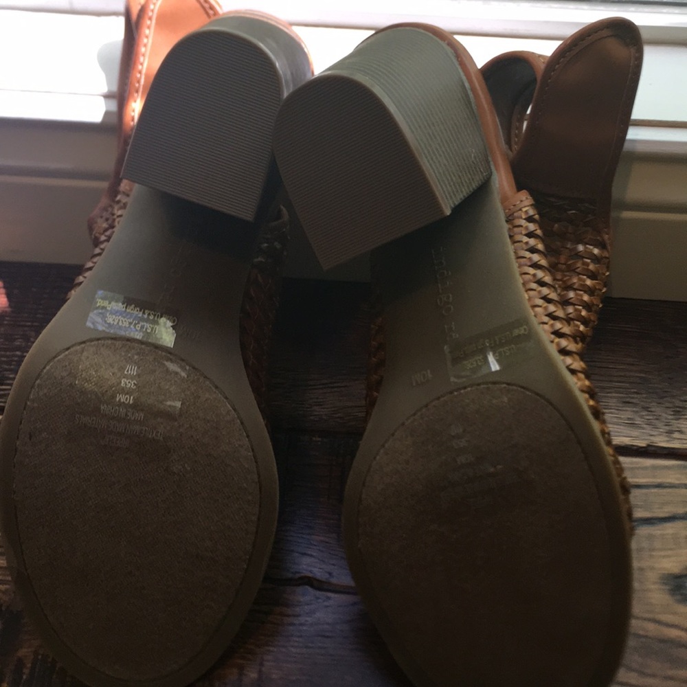 NWT Sandals - Picture 4 of 4